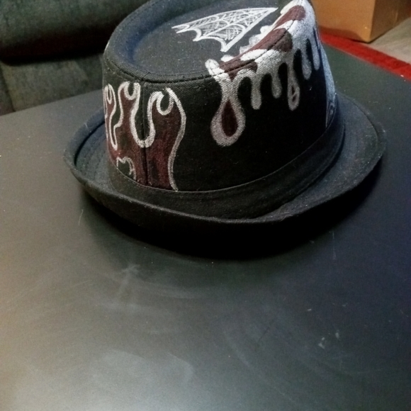Fedora - Picture 3 of 3